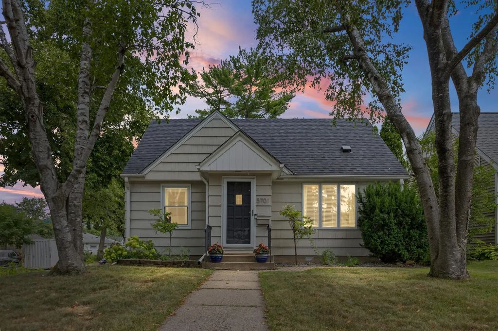 5701 Vincent Avenue S, Minneapolis