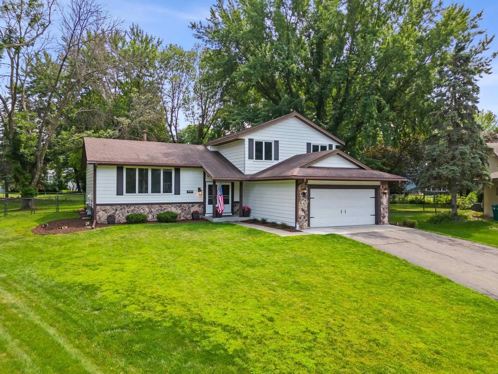 8233 Nevada Circle, Bloomington