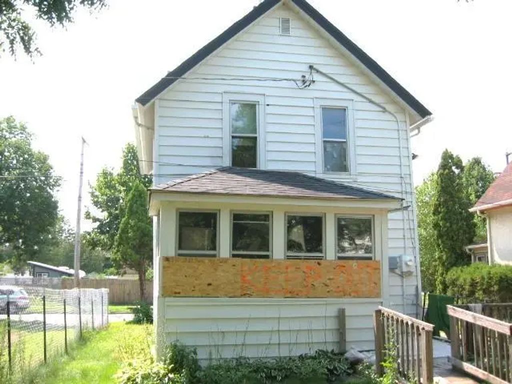 907 20th Avenue Ne, Minneapolis