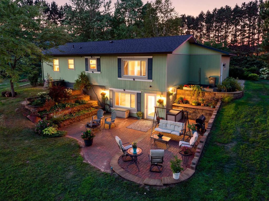 27299 Potomac Street Ne, Stacy