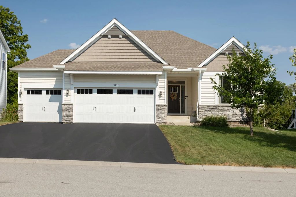 1237 Maple Lane, Carver