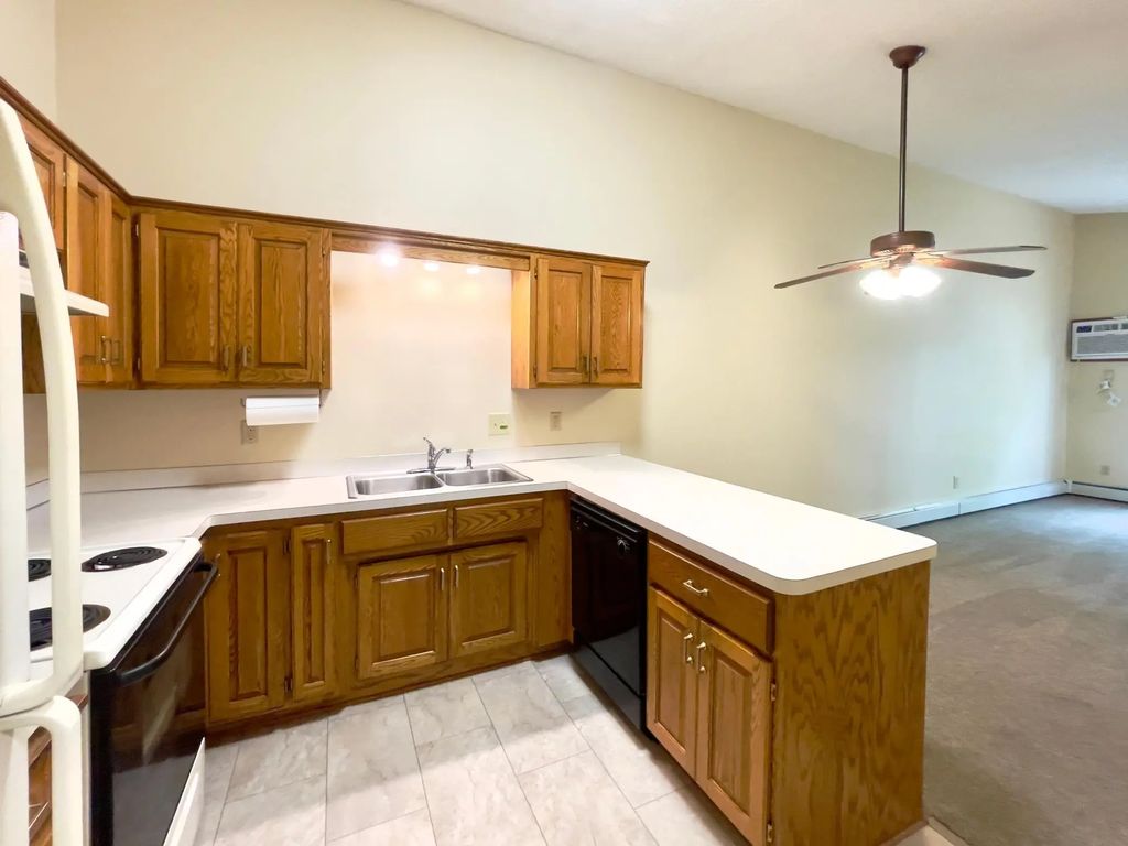 2000 108th Lane Nw 203, Coon Rapids