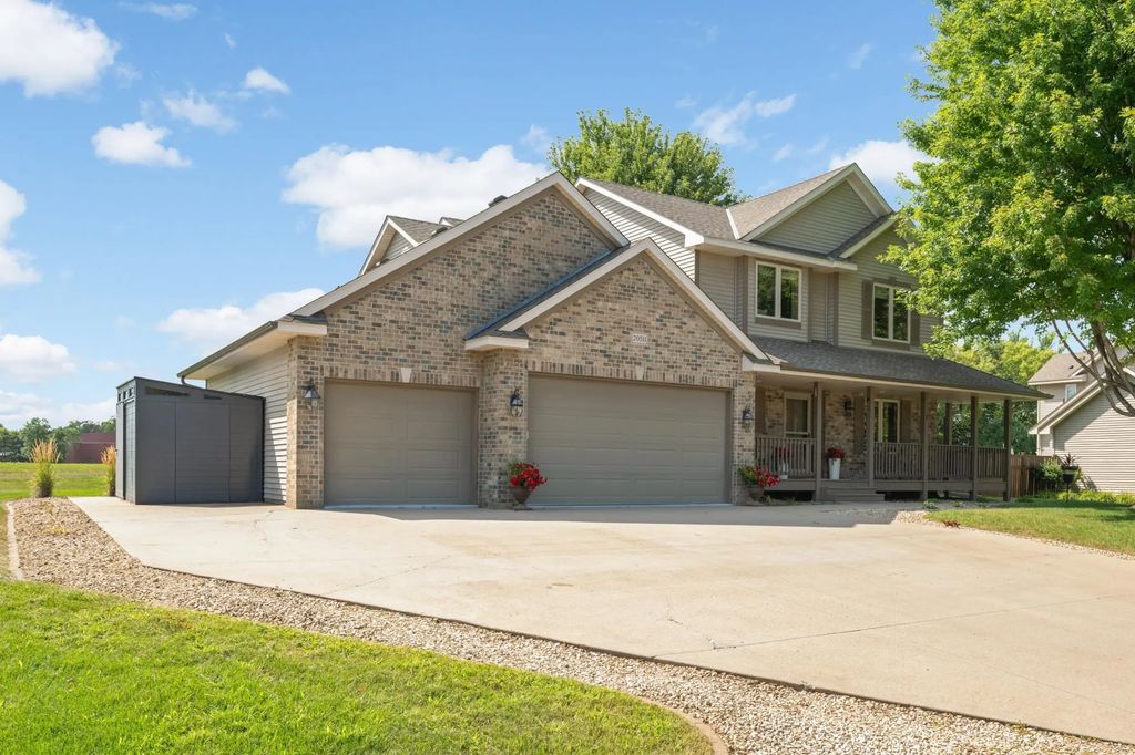 20511 Islandview Circle, Lakeville