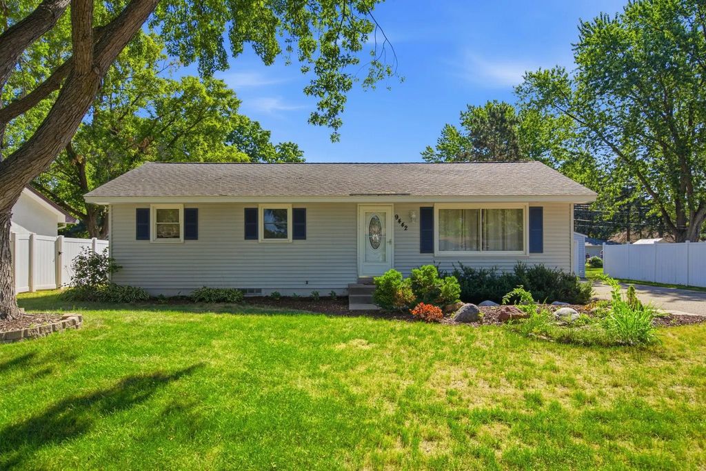 9442 Saratoga Lane N, Maple Grove