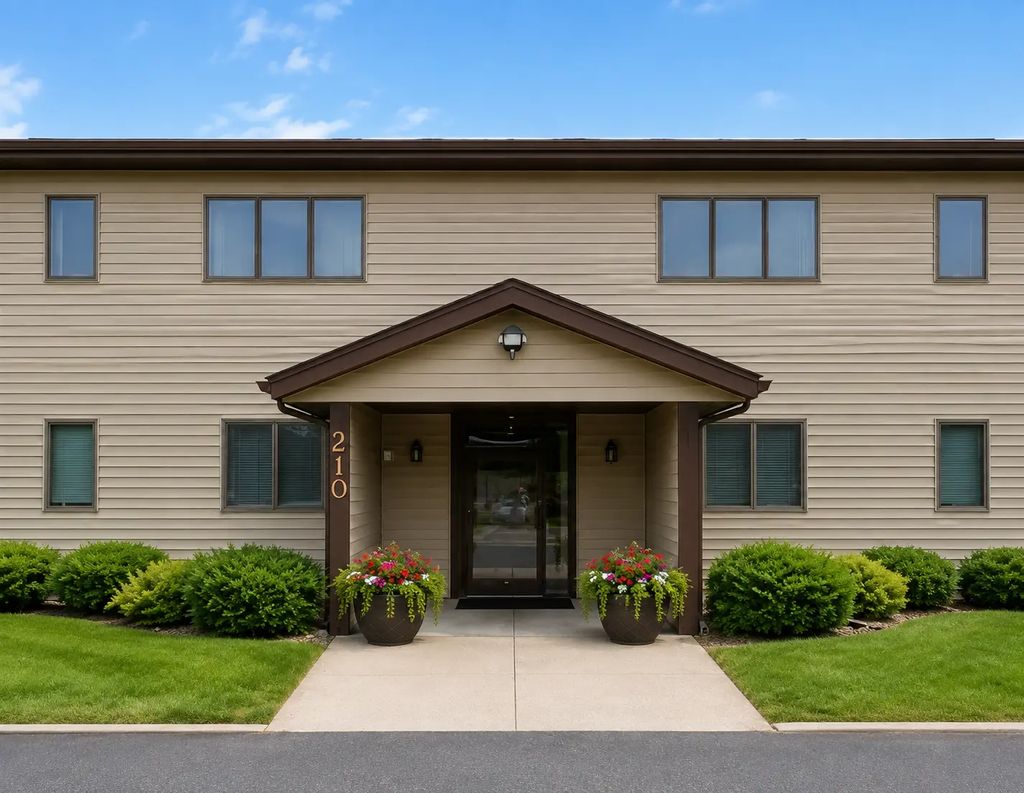 210 Sargent Drive 103, Red Wing