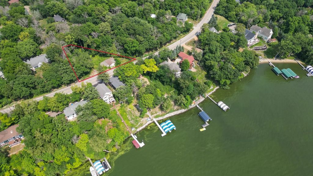 4736 N Shore Drive, Orono