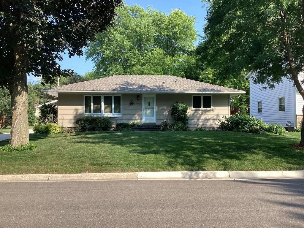 1306 Foothills Boulevard, Albert Lea