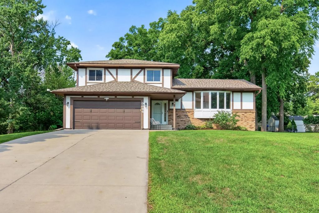 9844 Nw Butternut Street Nw, Coon Rapids