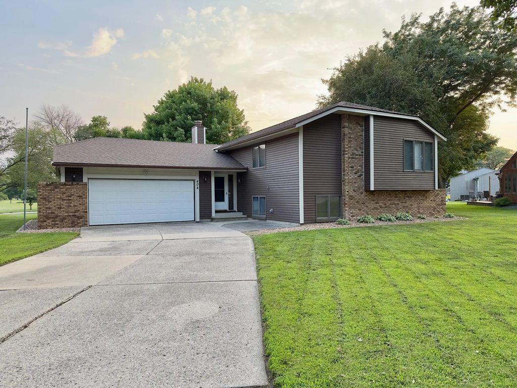 404 Crescent Drive, Albert Lea