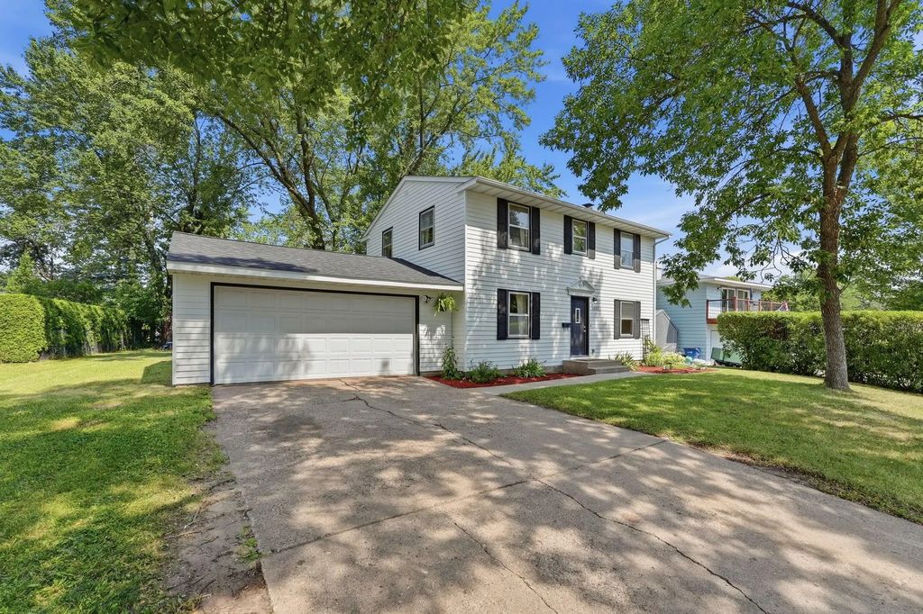 1041 23rd Avenue N, St Cloud