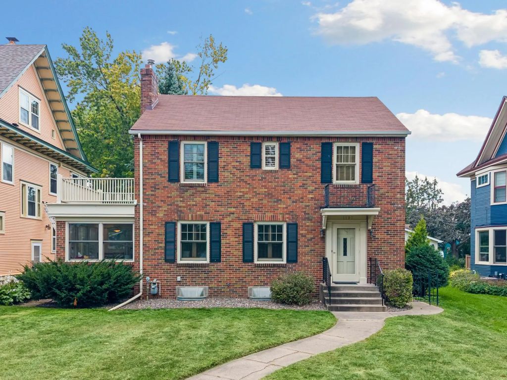 1197 Como Boulevard W, Saint Paul