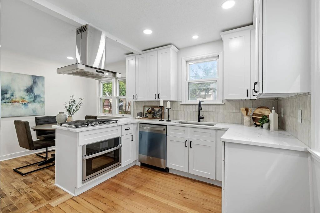 5449 30th Avenue S, Minneapolis