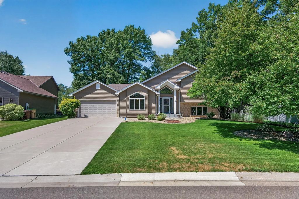 4668 Hale Avenue N, Oakdale