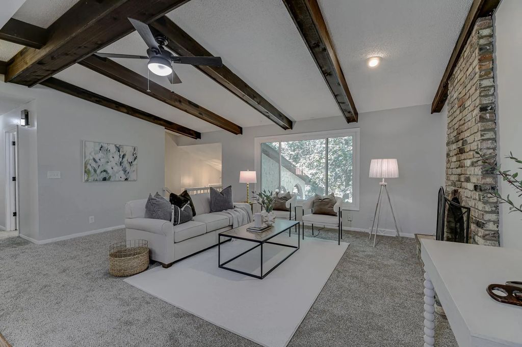 16010 Oak Shore Drive, Lakeville