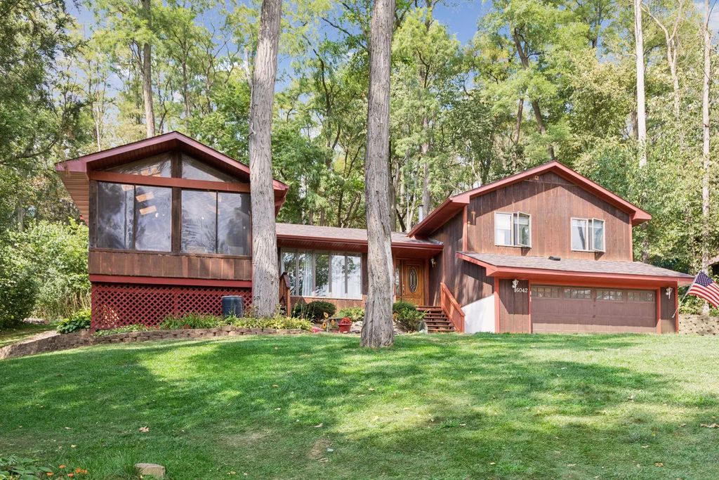 16042 6th Street N, Lakeland