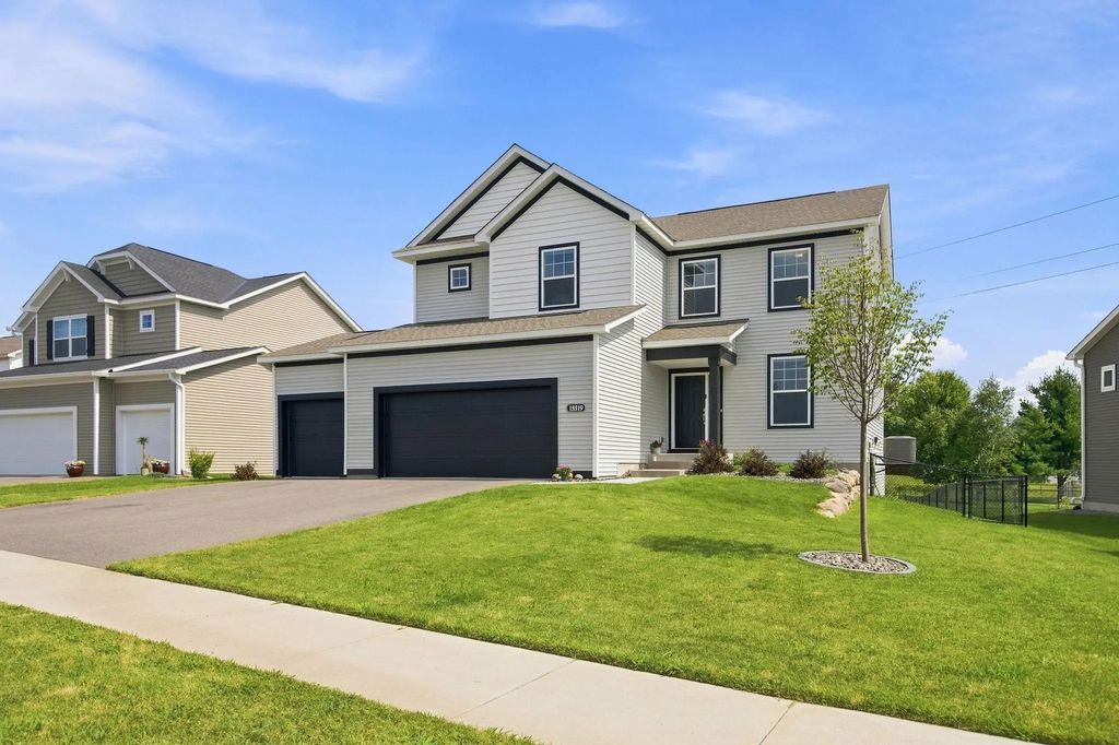 15519 Goodview Trail N, Hugo