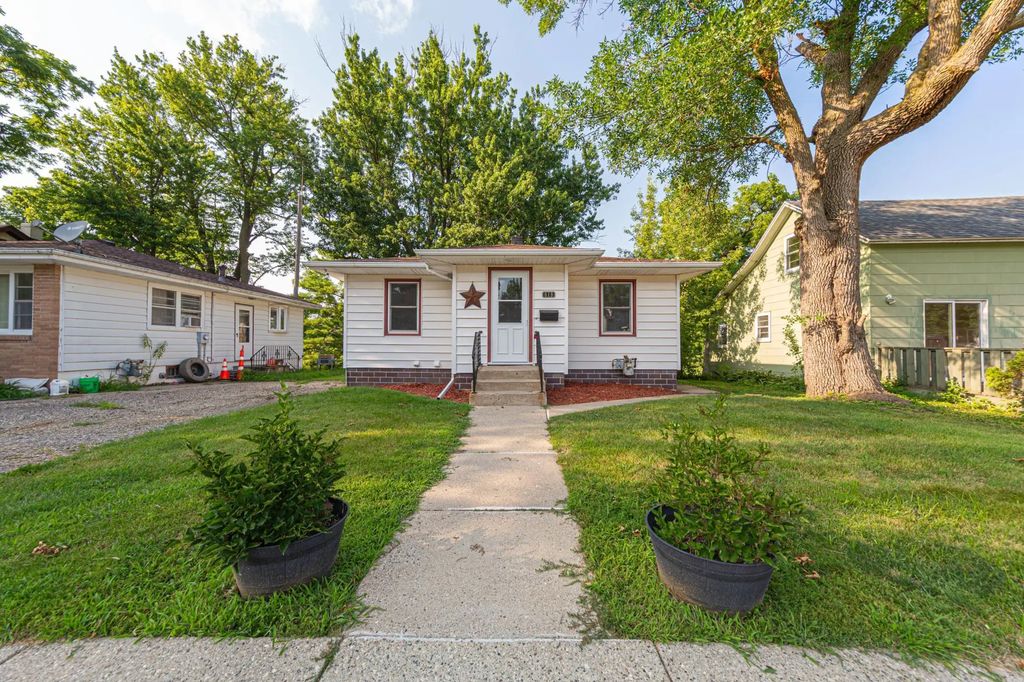 619 4th Avenue Ne, Waseca