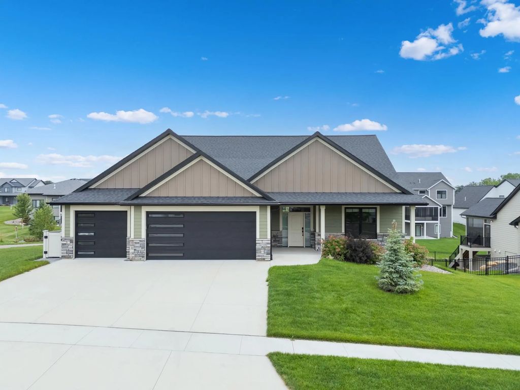 2108 Whitlee Lane Sw, Rochester