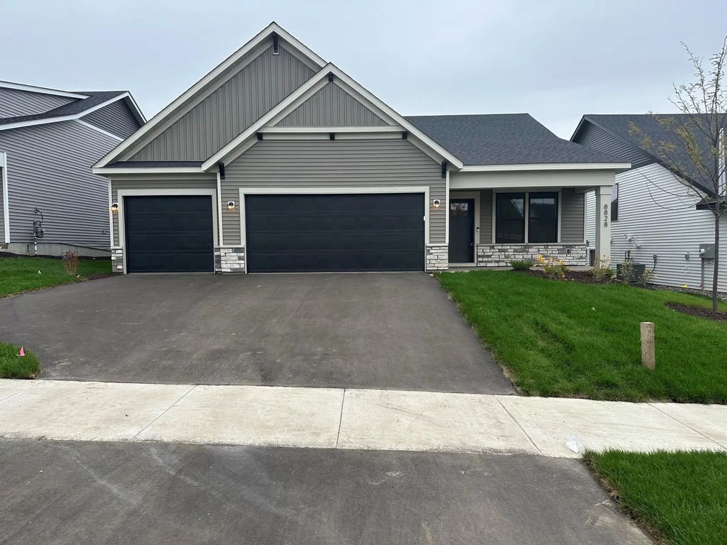8828 63rd Street S, Cottage Grove