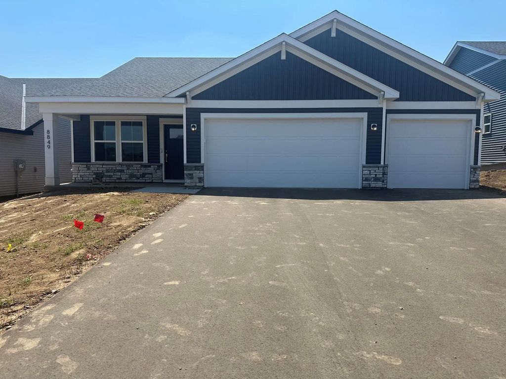 8849 63rd Street S, Cottage Grove