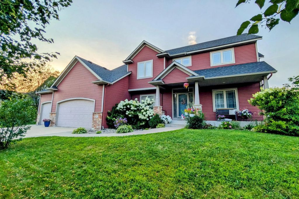3411 Tralee Lane Ne, Rochester