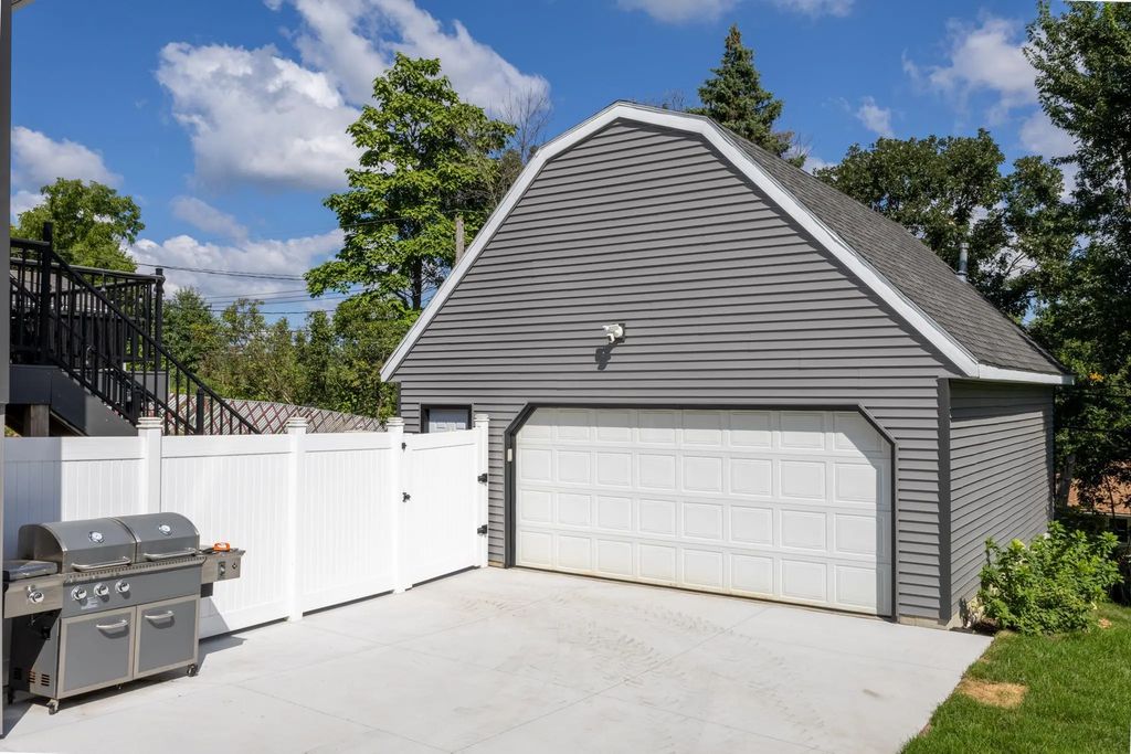 4025 7th Place Nw, Rochester