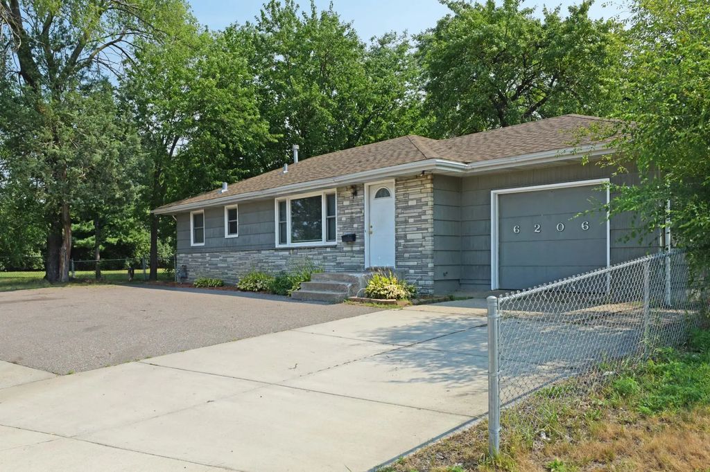 6206 Brooklyn Boulevard, Brooklyn Center