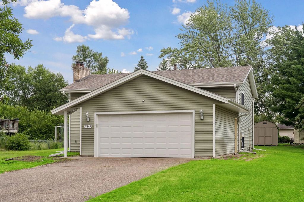 11843 Marigold Street Nw, Coon Rapids