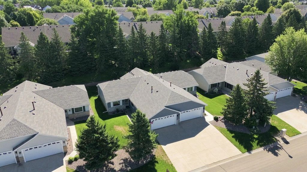 7590 Newbury Road, Woodbury
