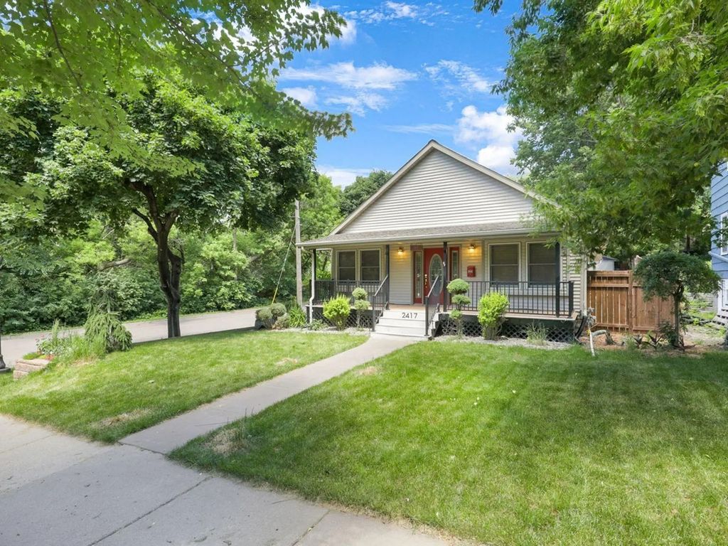 2417 Bourne Avenue, Saint Paul