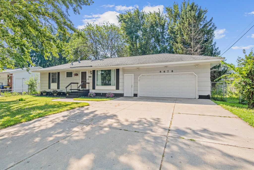 6678 166th Street W, Rosemount