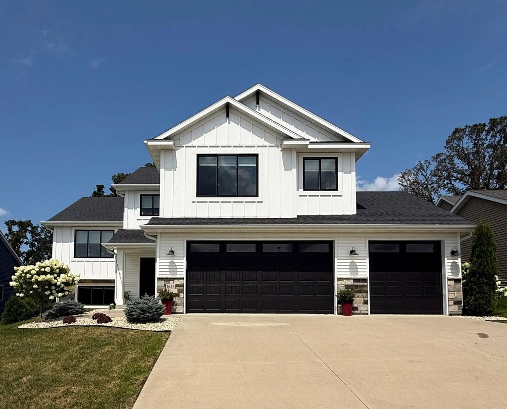 1657 Century Ridge Lane Ne, Rochester