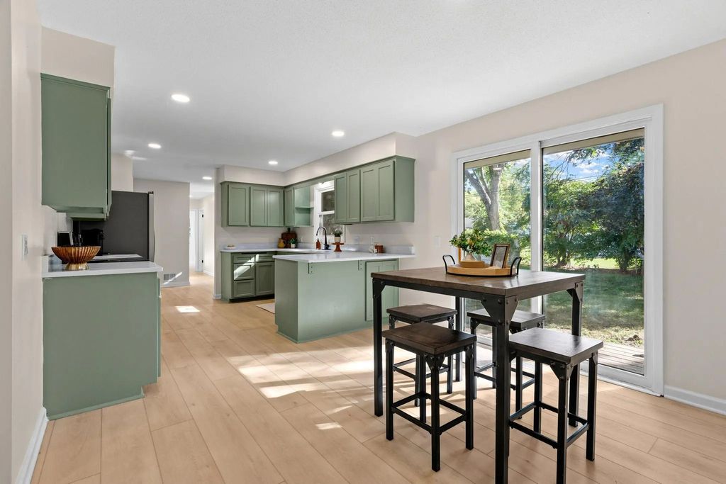 9068 Rice Lake Road, Maple Grove