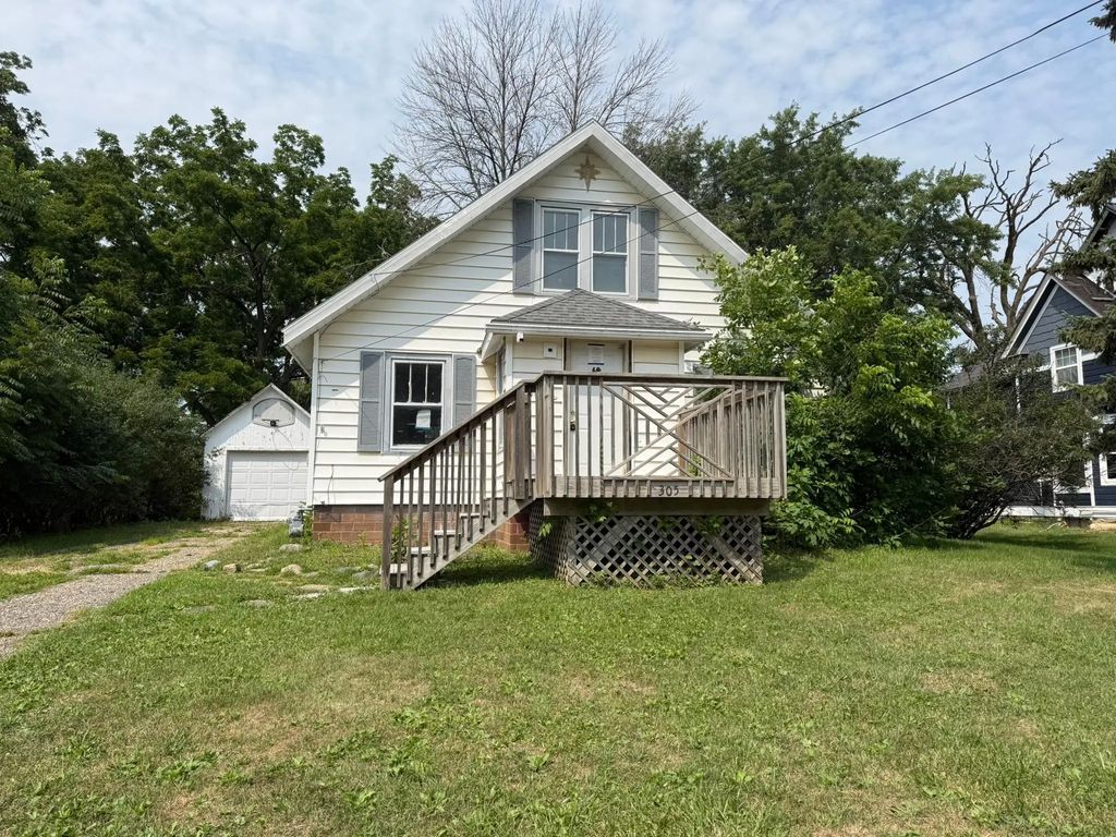 305 1st Avenue Ne, Dodge Center