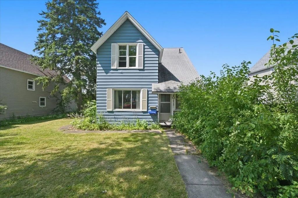 2011 Missouri Avenue, Superior