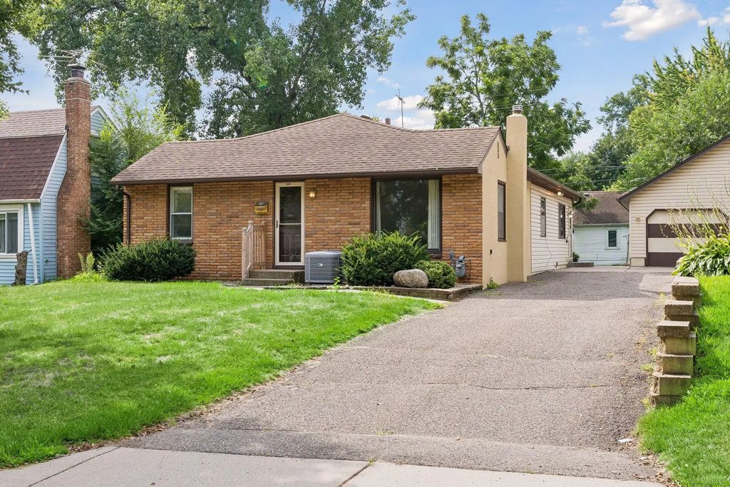 96 Orange Avenue W, Saint Paul