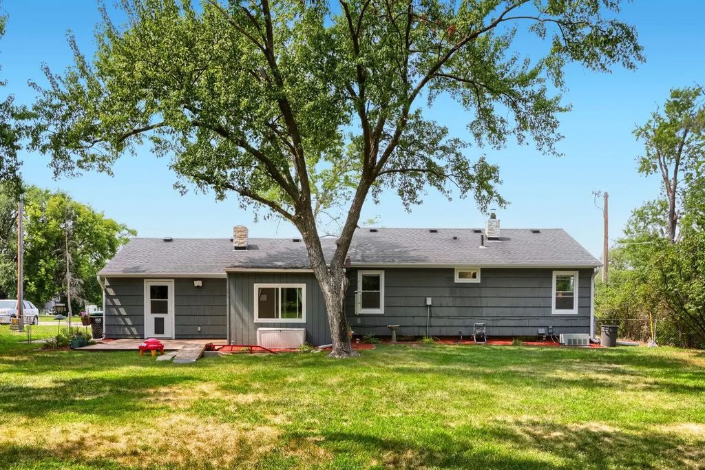 10241 Foley Boulevard Nw, Coon Rapids