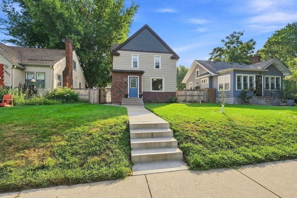 4533 Snelling Avenue, Minneapolis