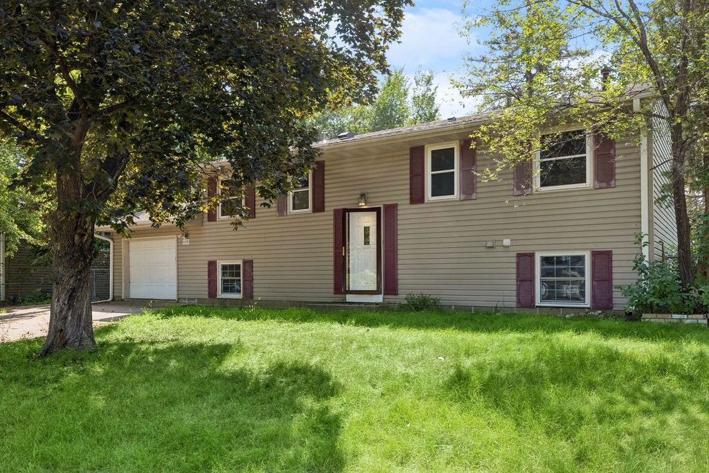 408 117th Avenue Nw, Coon Rapids