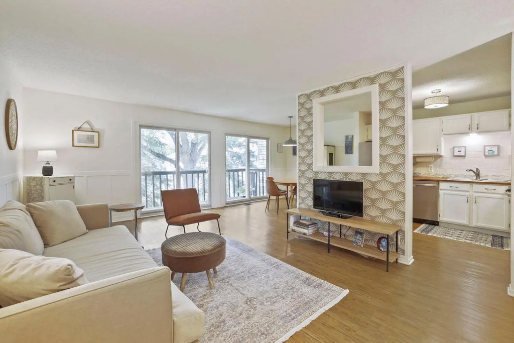 7267 Hunters Run 46c, Eden Prairie
