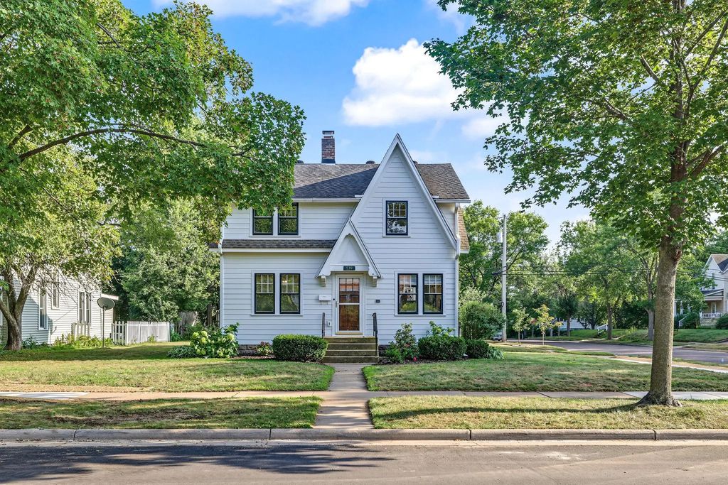 539 W Grand Avenue, Eau Claire