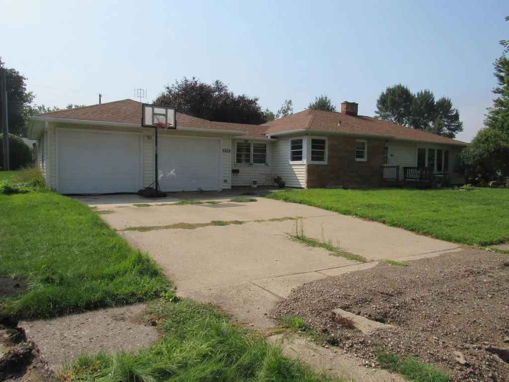 406 S Linton Street, Blue Earth