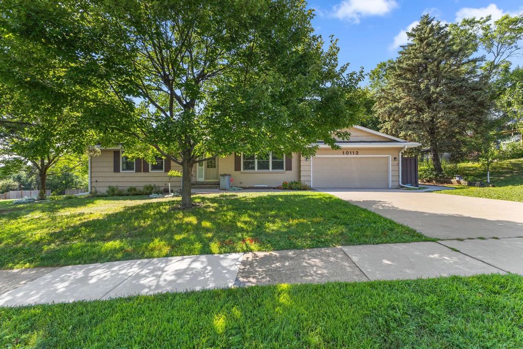 10112 Nord Avenue S, Bloomington
