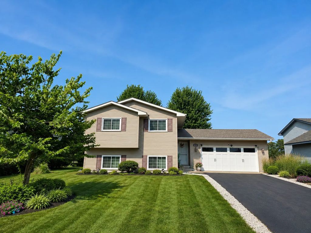 9748 Hames Court S, Cottage Grove
