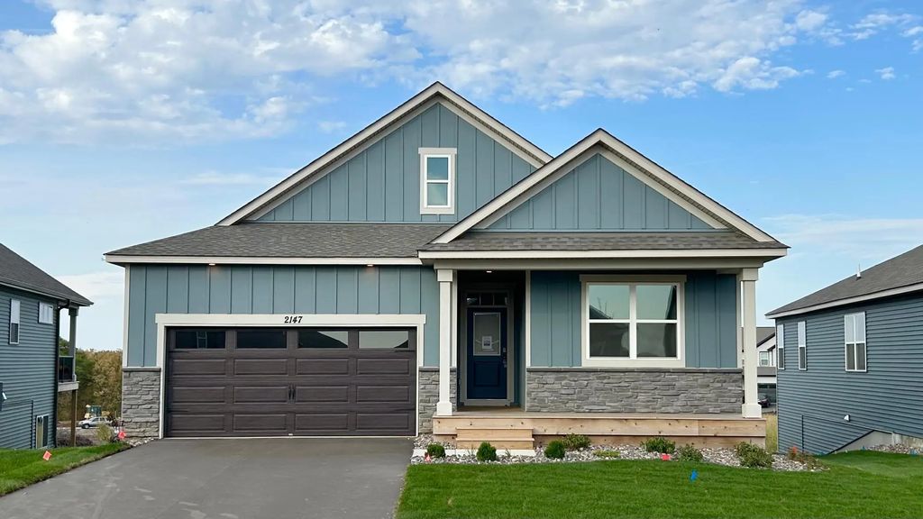 2147 Bluff Heights Drive, Shakopee