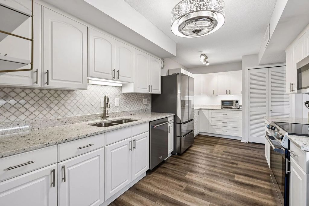 3412 Oak Ridge Road 308, Hopkins