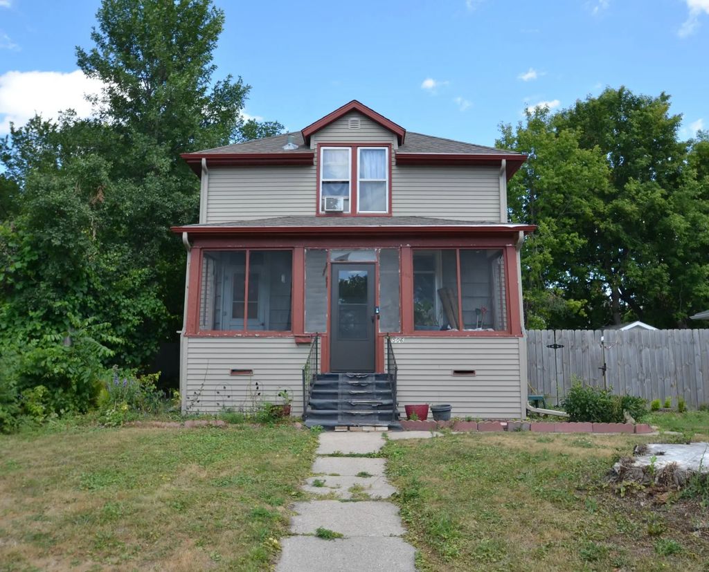 506 4th Street S, Moorhead