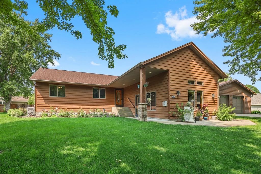 1215 35th Avenue N, St Cloud