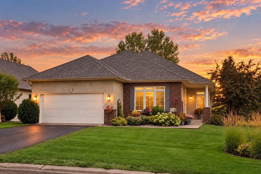 19110 Inndale Drive, Lakeville