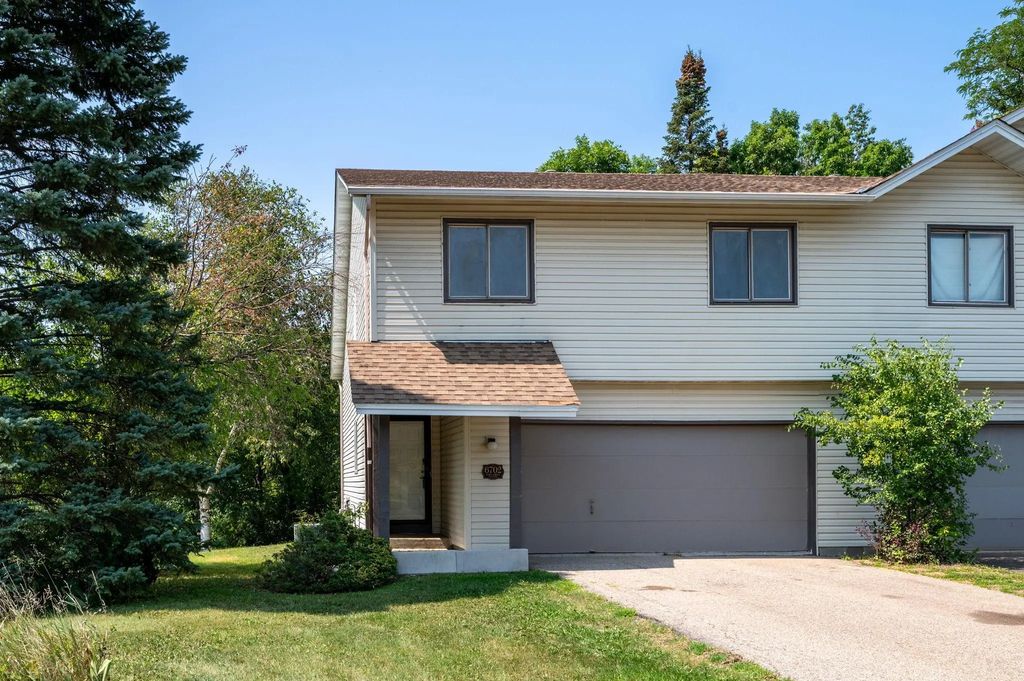 6702 Kara Drive, Eden Prairie